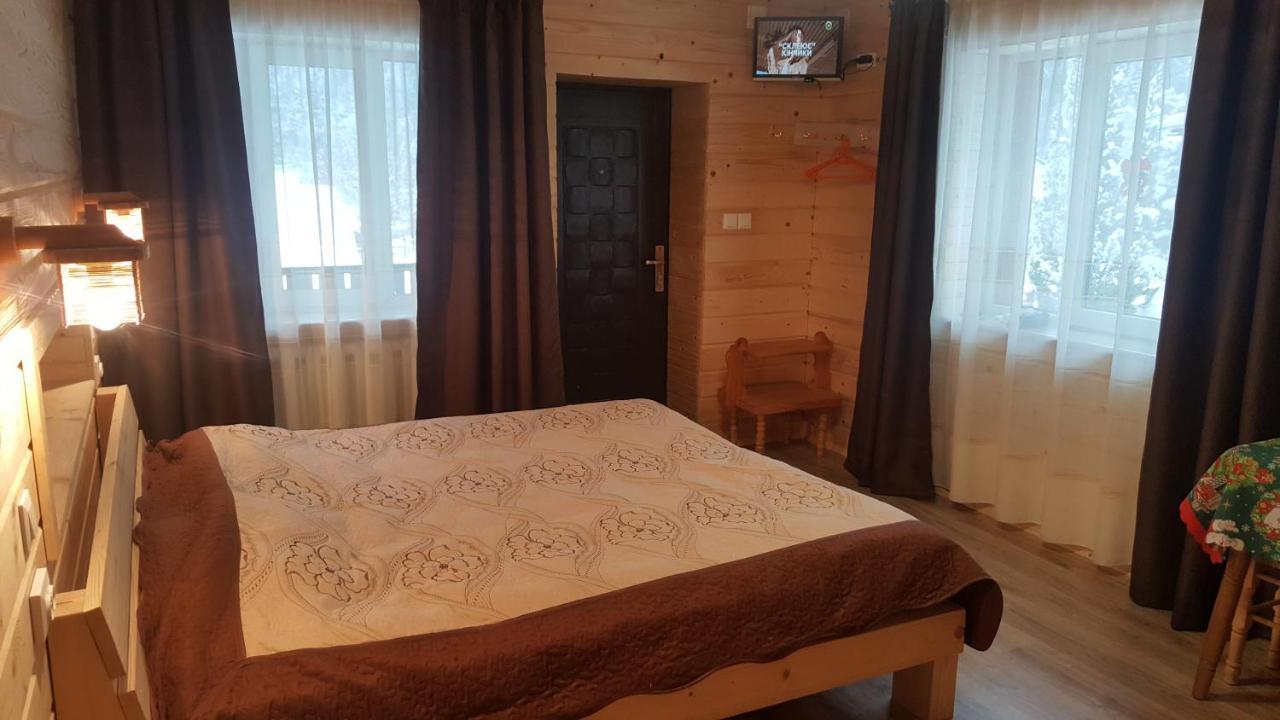 Сімейний номер з окремою ванною кімнатою